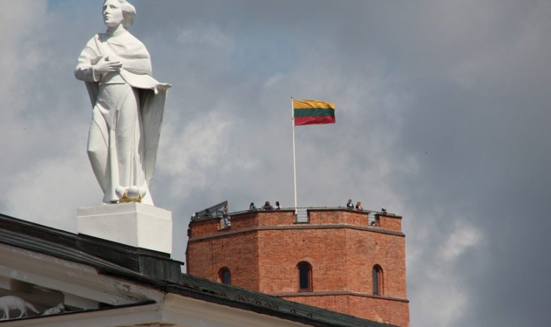 Науседа: Литва запаздывает с устройством гражданских убежищ  