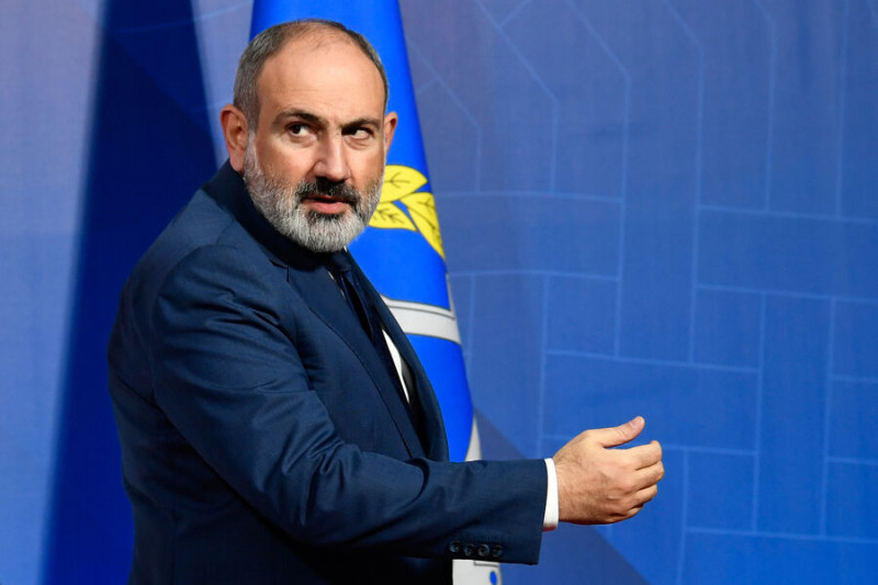Сенатор: Армения наступает на те же «грабли», что и Украина