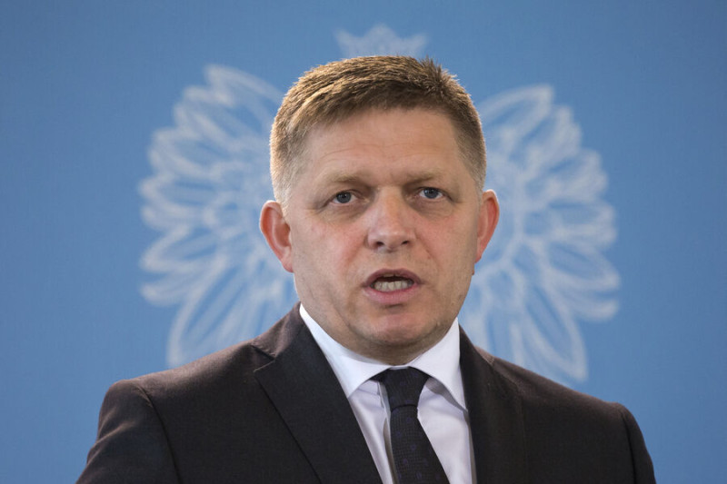 Фицо назвал условие поддержки Словакией военной помощи Украине