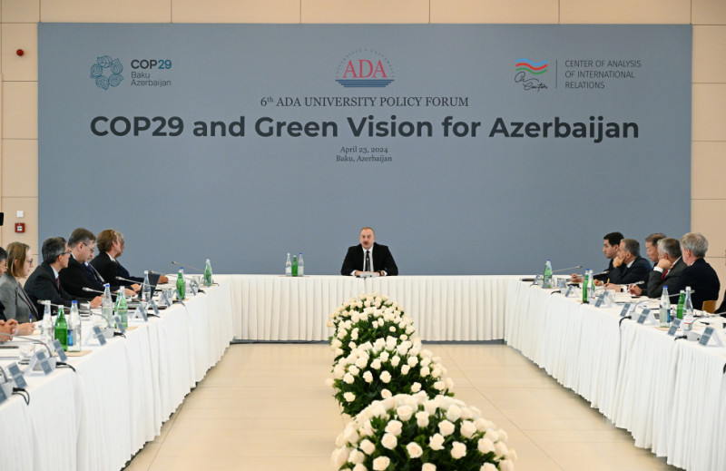 Президент Азербайджана: В настоящее время нефть и газ составляют менее половины нашего валового внутреннего продукта