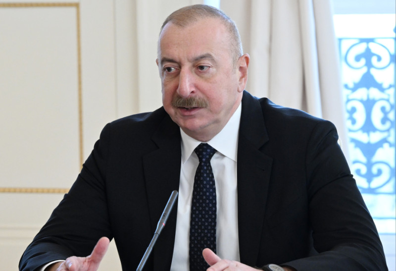 Ильхам Алиев: Визит Президента Кыргызстана в Азербайджан будет способствовать укреплению дружественных и братских отношений между двумя странами