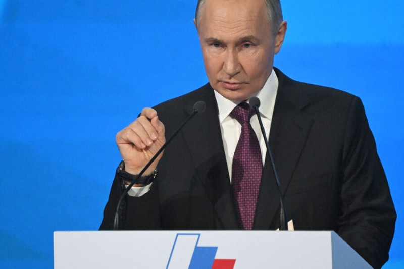 Путину доверяет большинство опрошенных россиян