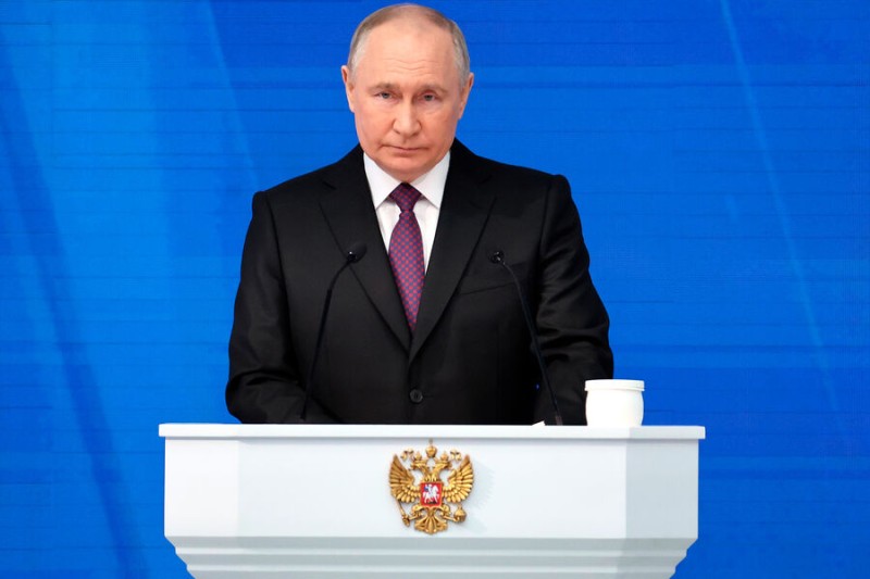 Опрос показал, сколько россиян доверяют Путину