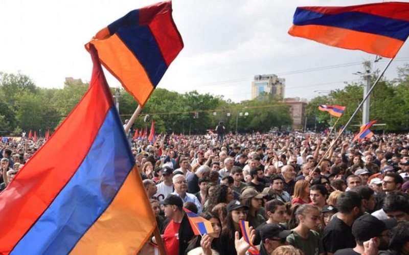Полиция Еревана освободила всех задержанных протестующих