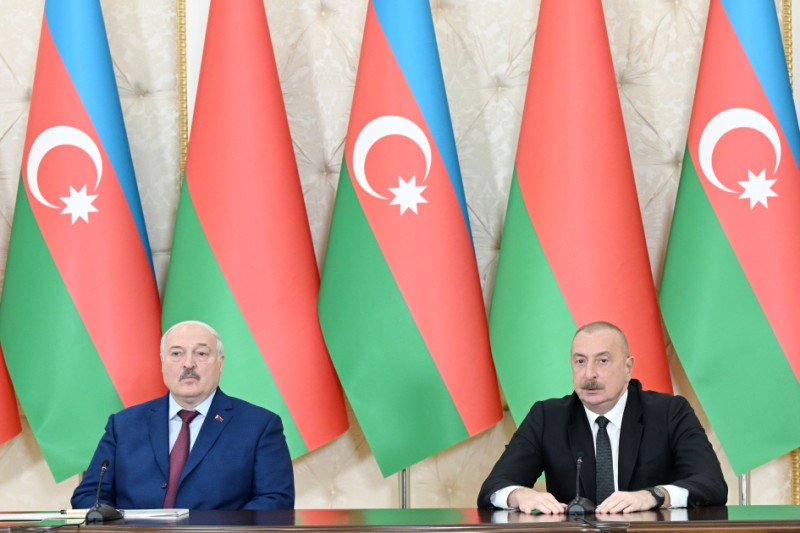 Лукашенко: Беларусь и Азербайджан готовы значительно расширить промкооперацию