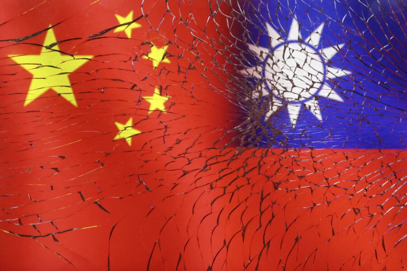 Китай пригрозил Тайваню войной